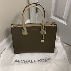 Michael Kors accordion tote bag